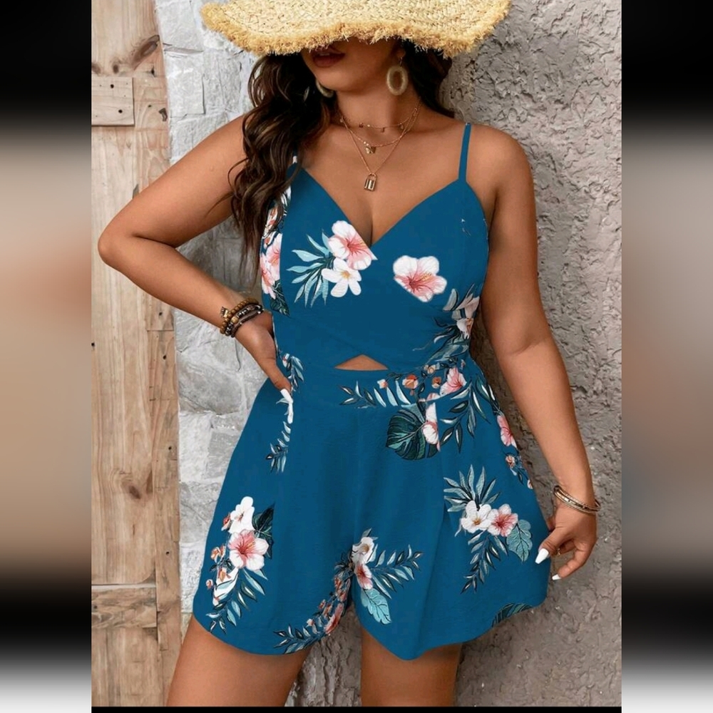 SHEIN VCAY Plus Floral Print Cami Romper